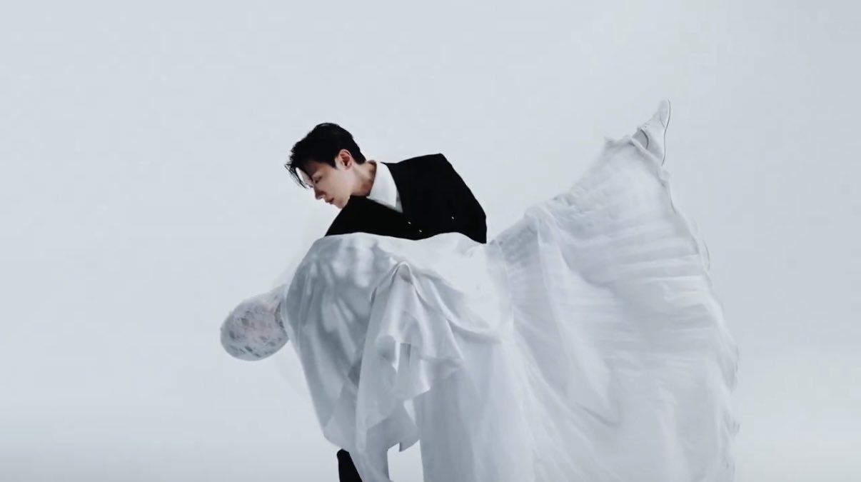 Foto aktivitas terbaru TEN (WayV)