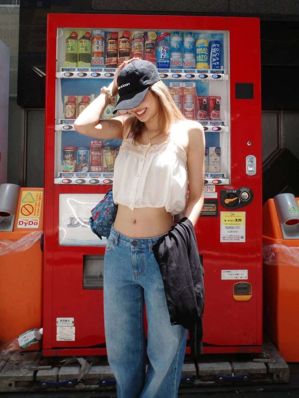Behind-the-scenes cut of Lisa (BLACKPINK)
