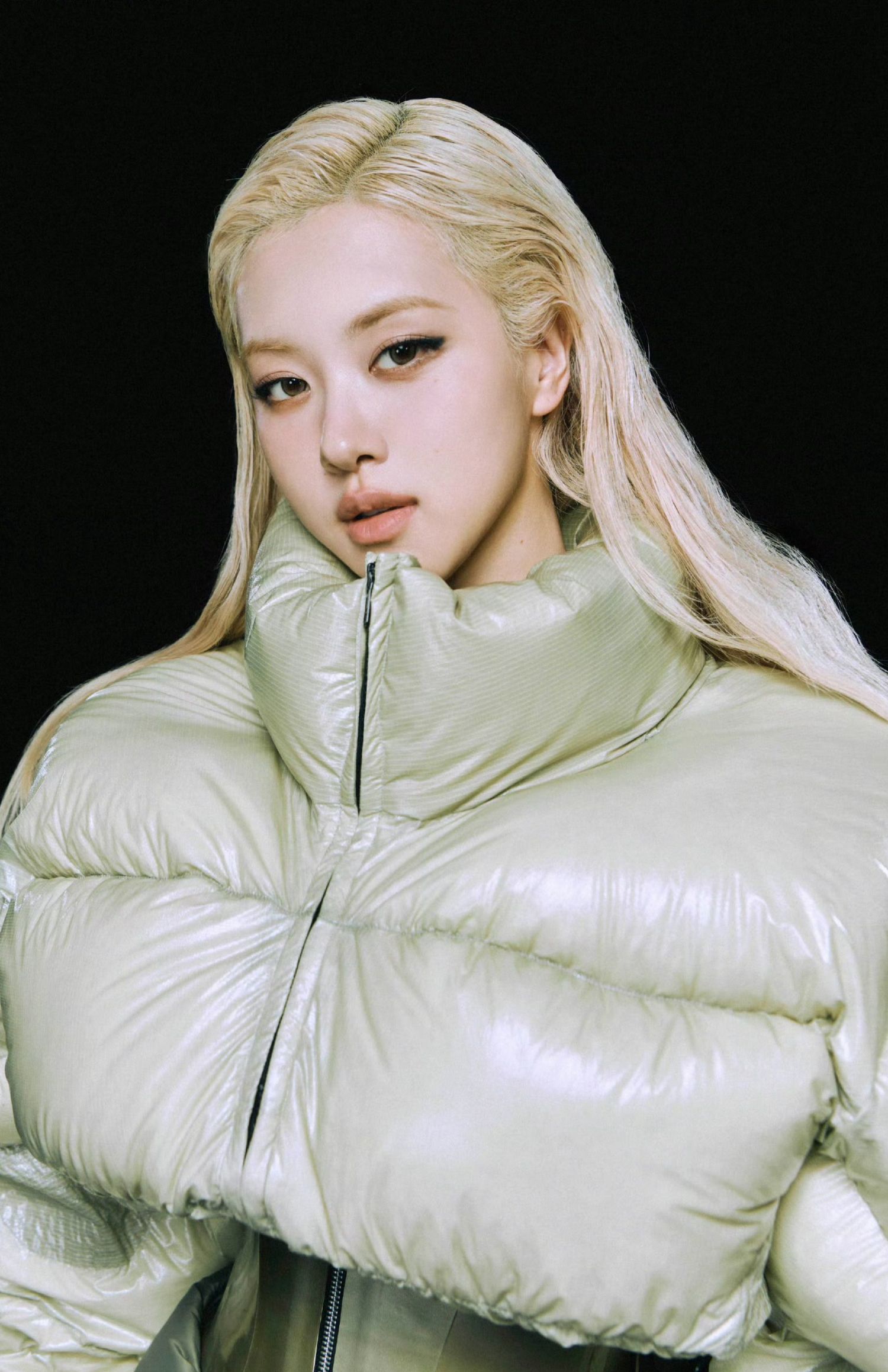 Behind-the-scenes cut of ROSÉ (BLACKPINK)