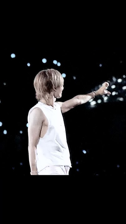 A moment captured by Taemin (SHINee)'s fan