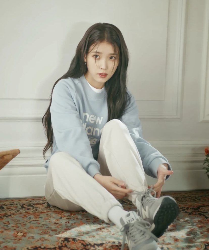 Foto aktivitas terbaru IU