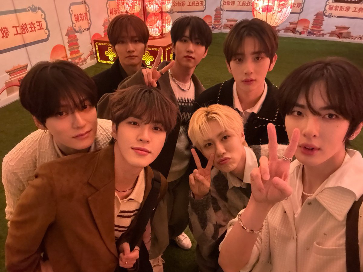 A moment captured by EPEX's fan