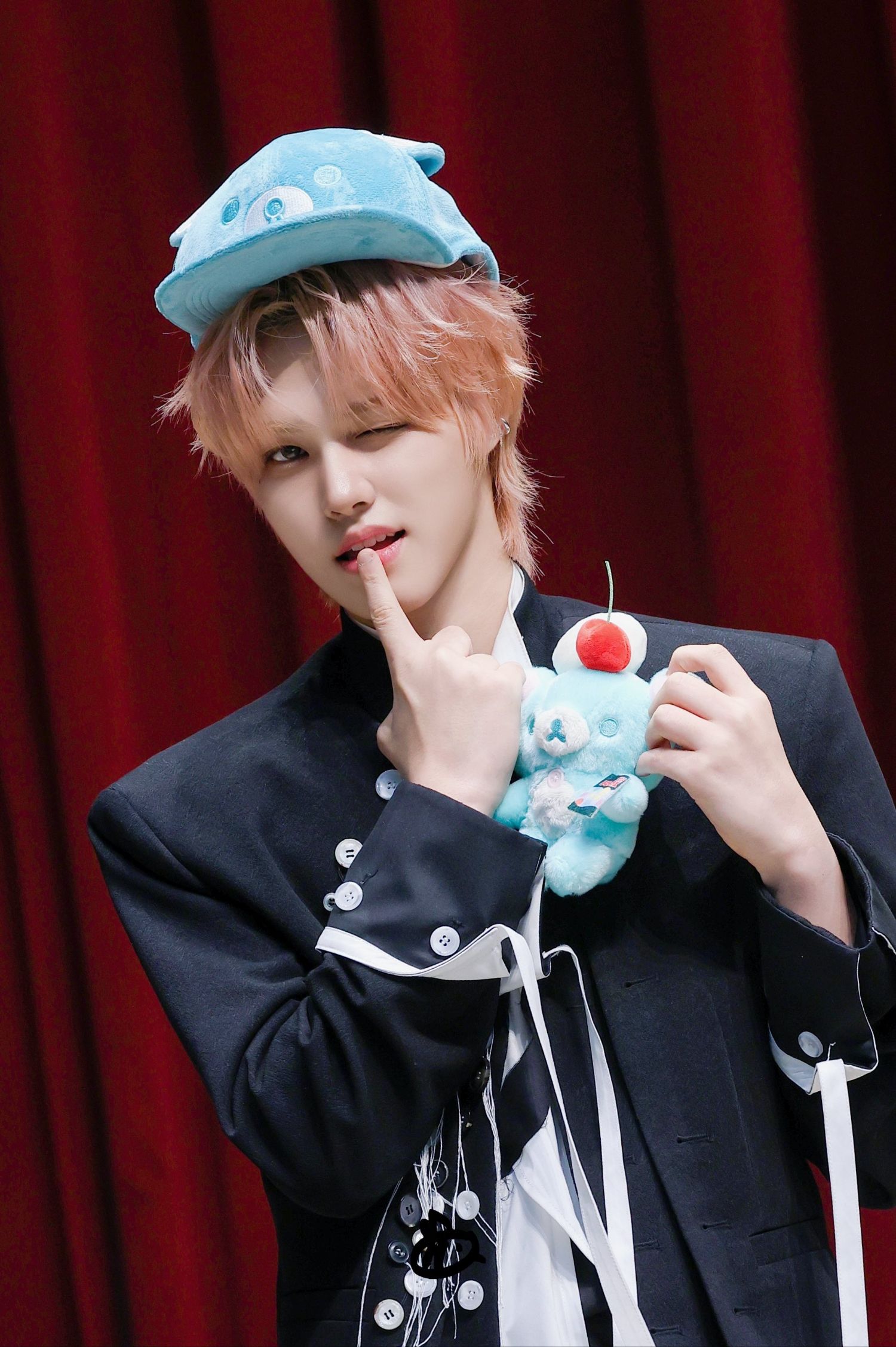 A moment captured by Park Juwon (AHOF)'s fan