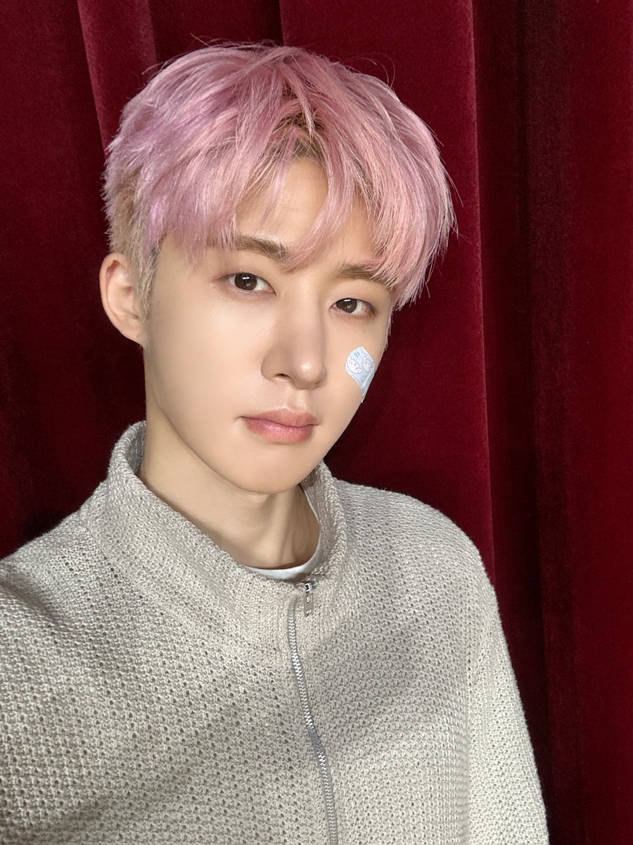 A moment captured by B.I's fan