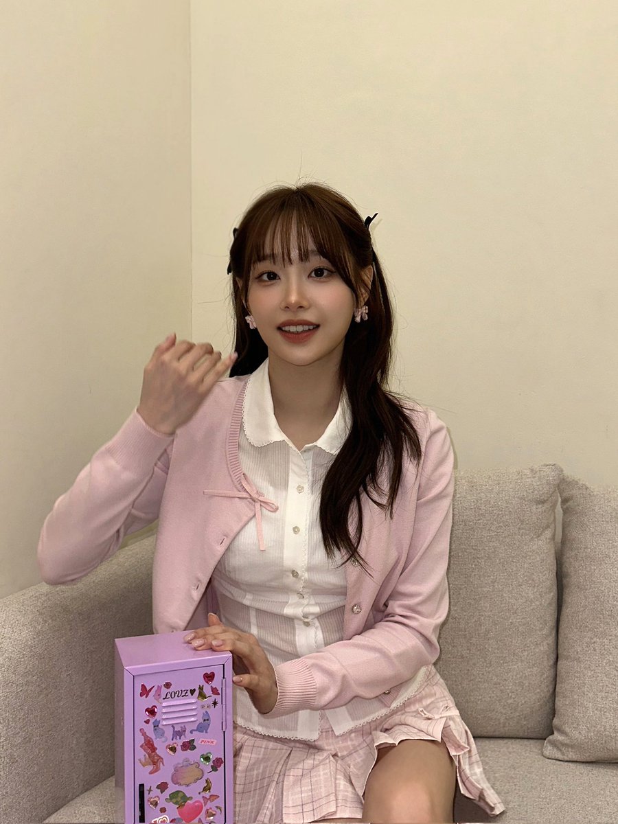 Behind-the-scenes cut of Chuu