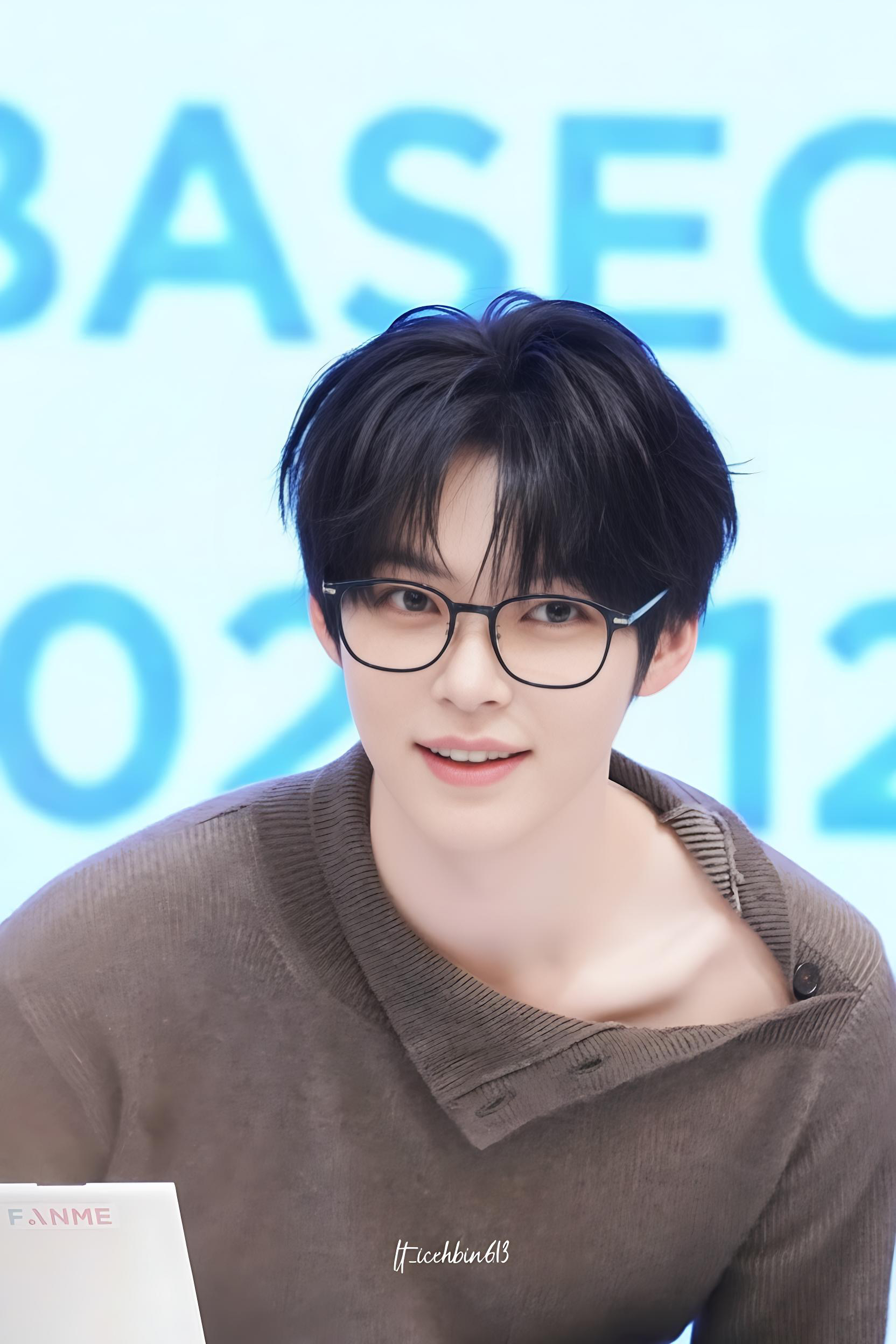 A moment captured by Sung Hanbin (ZEROBASEONE)'s fan