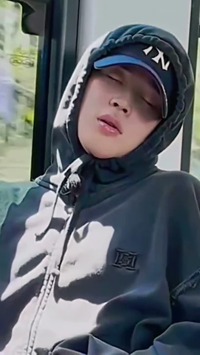 粉絲為智旻 (防彈少年團)分享的感性桌布