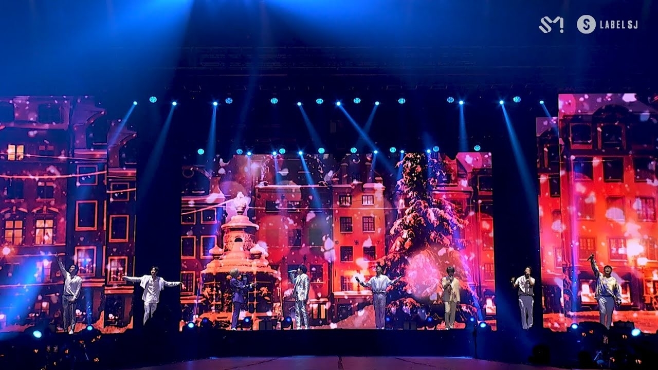 A moment captured by Super Junior's fan