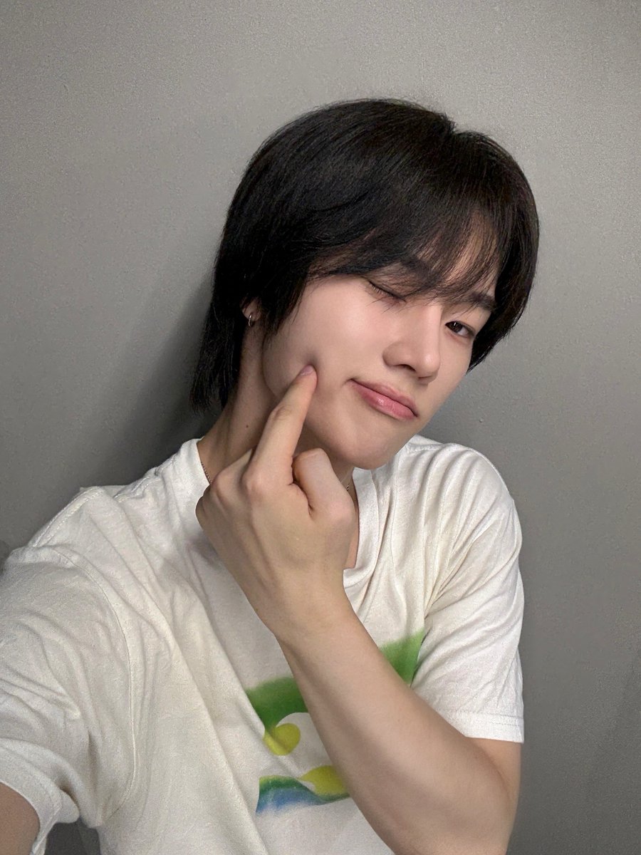 Recent activity shot of Xdinary Heroes