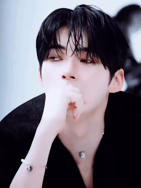 A moment captured by Sung Hanbin (ZEROBASEONE)'s fan