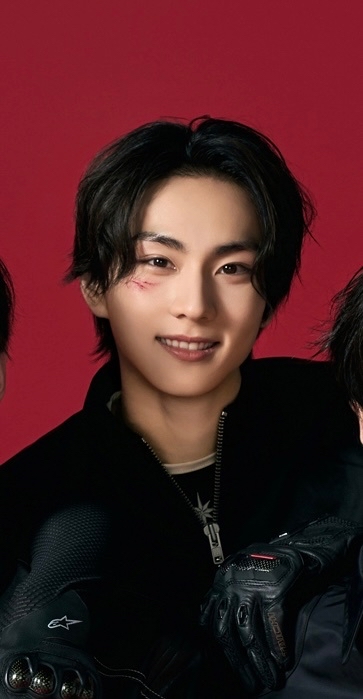 Behind-the-scenes cut of Jungwon (ENHYPEN)