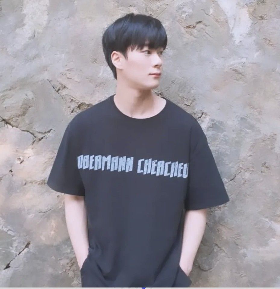 Latest photo of Moonbin (ASTRO)