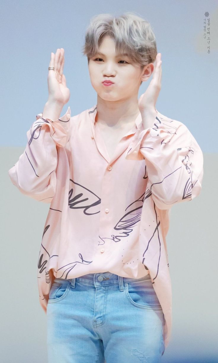 Latest photo of Woozi (SEVENTEEN)