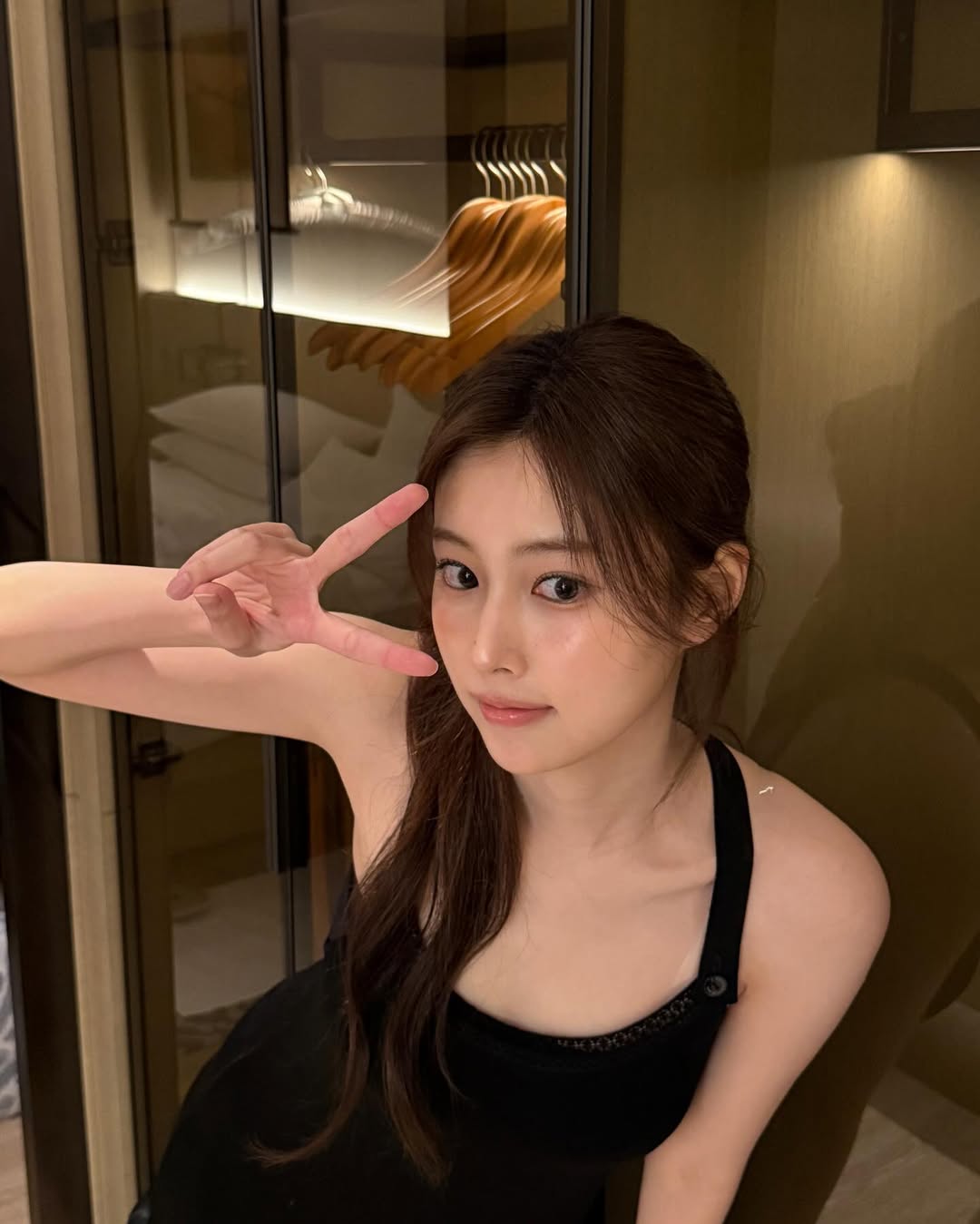 A moment captured by Kang Hyewon's fan