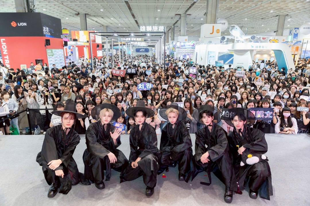 A moment captured by SEVENTOEIGHT's fan