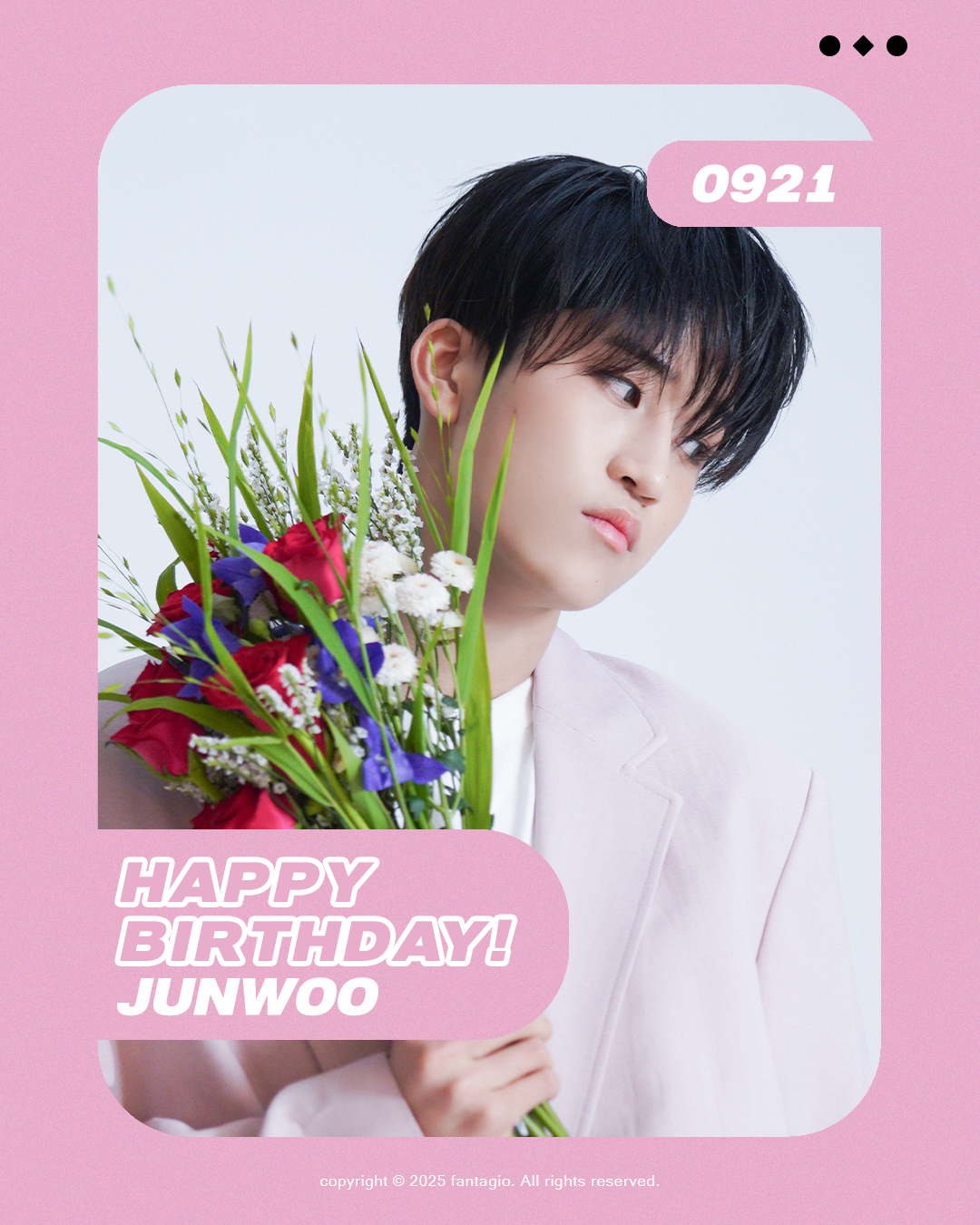 Latest photo of Junwoo (LUN8)