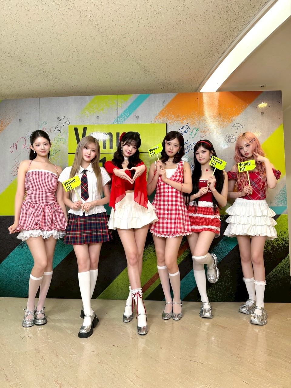 Behind-the-scenes cut of IVE