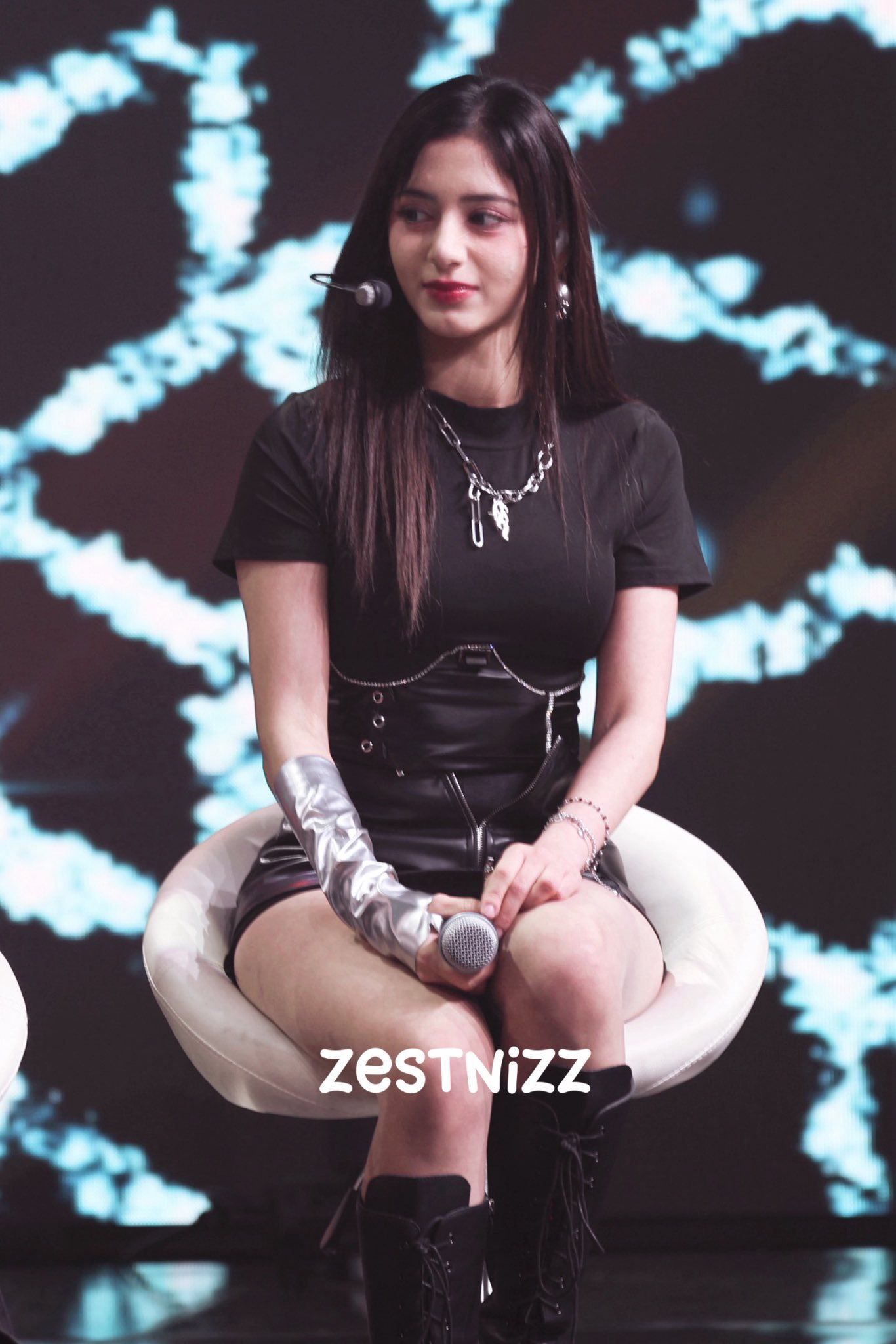 A moment captured by Aria (X:IN)'s fan