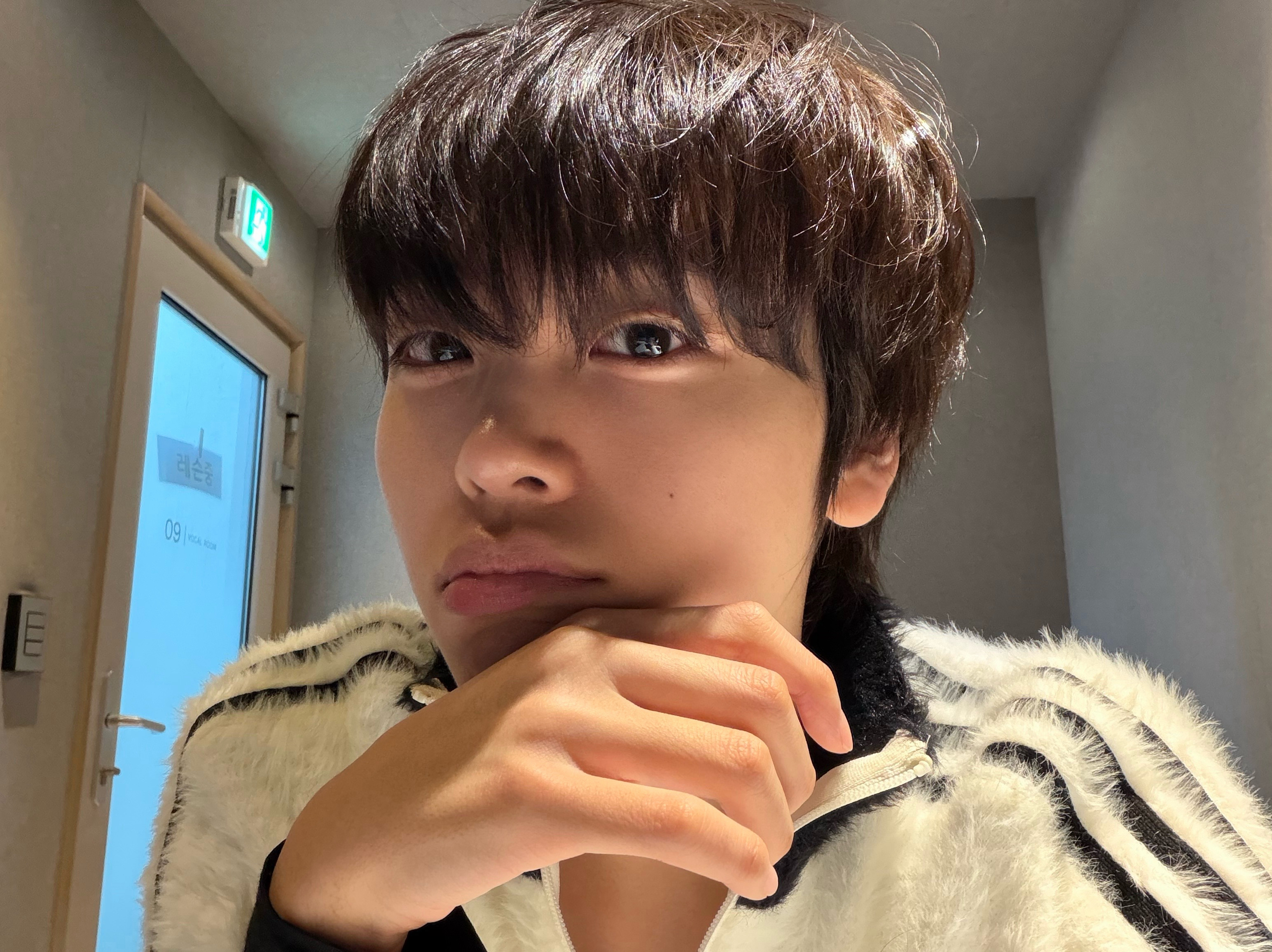 亨俊 (CRAVITY)的幕後花絮