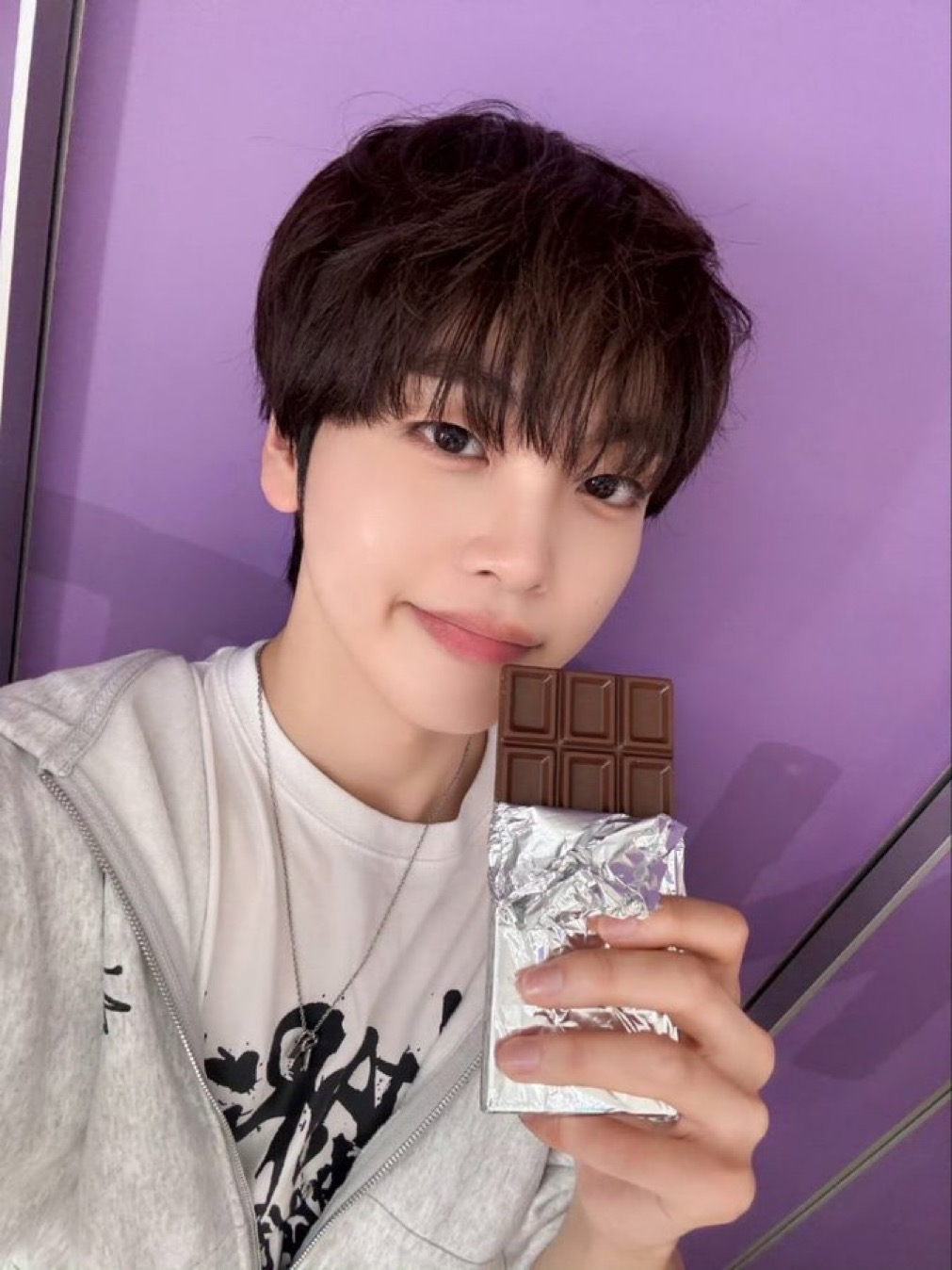 Latest photo of Hyeongjun (CRAVITY)