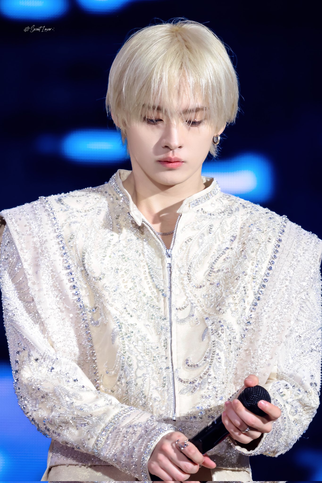 Behind-the-scenes cut of Lee Know (Stray Kids)