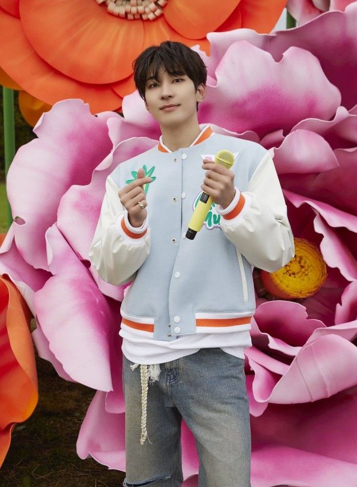 Behind-the-scenes cut of Wonwoo (SEVENTEEN)