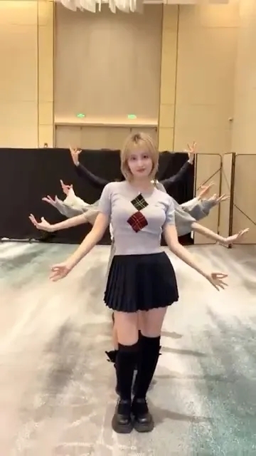 Fandom-recommended wallpaper image of Momo (TWICE)