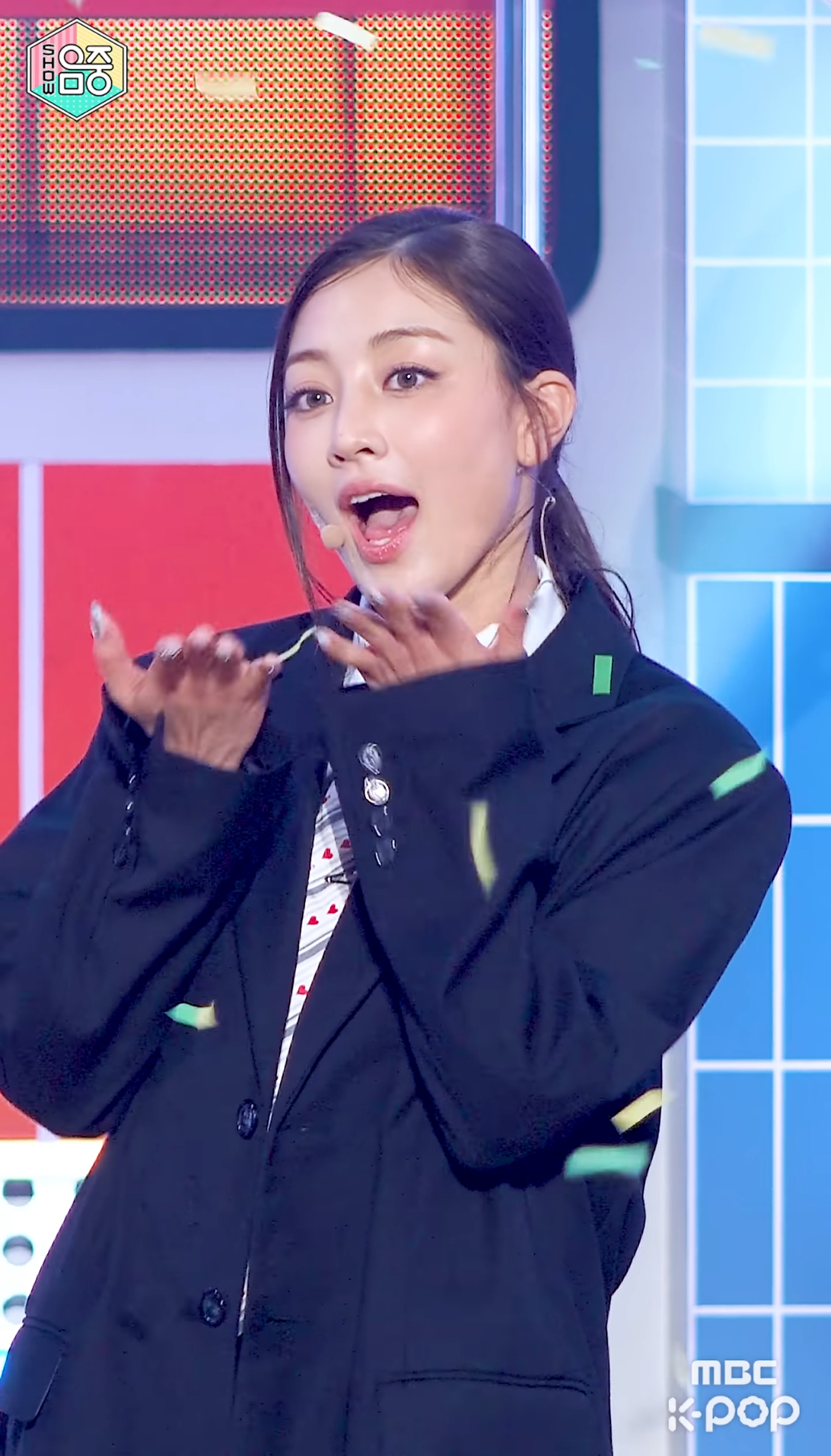 A moment captured by Jihyo (TWICE)'s fan