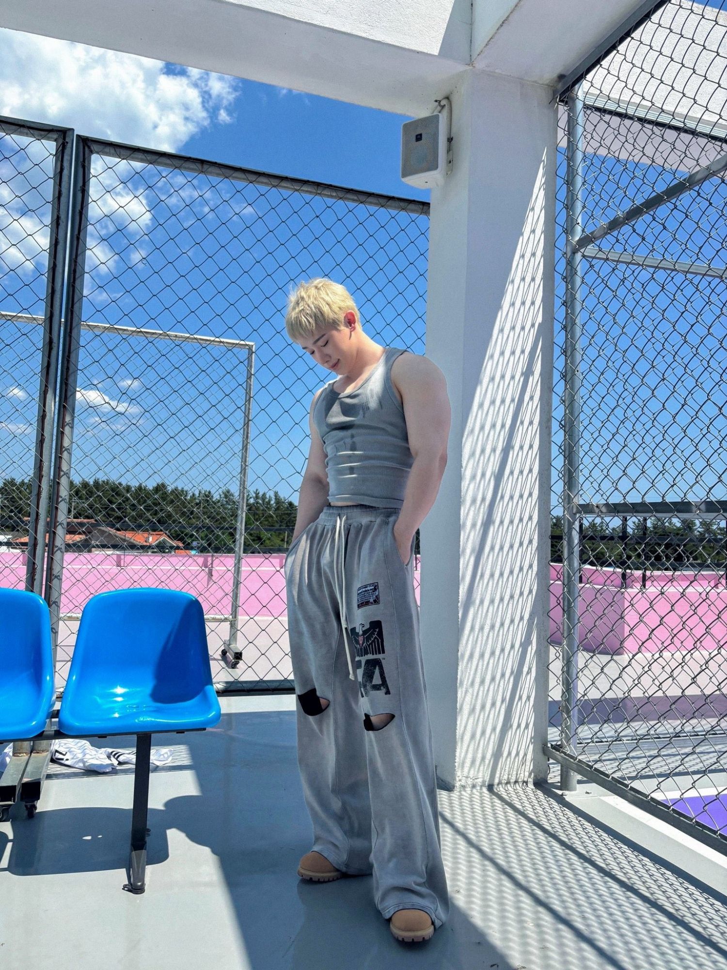 Behind-the-scenes cut of Wonho