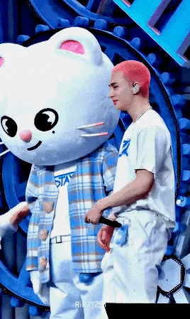 Behind-the-scenes cut of Hyunjin (Stray Kids)