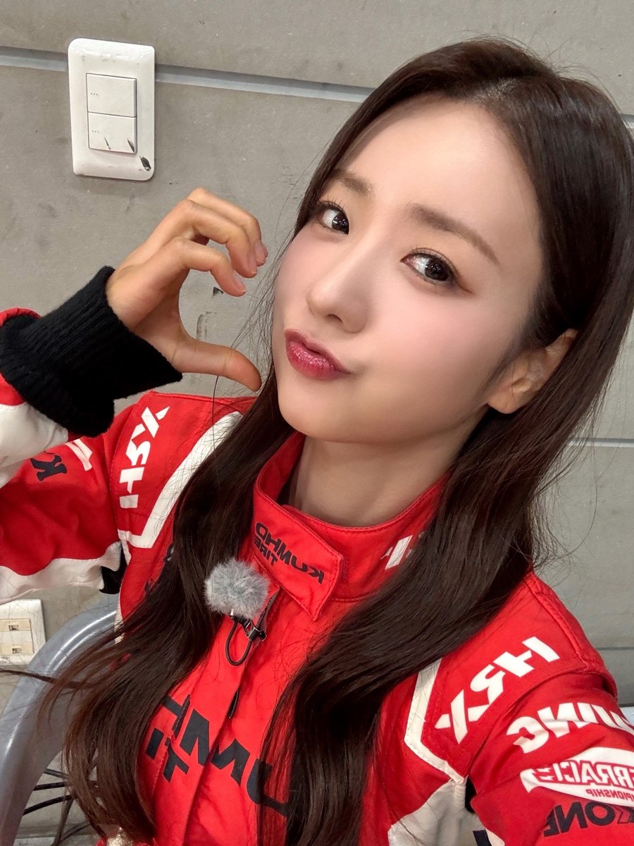 Momen yang diabadikan oleh penggemar Apink