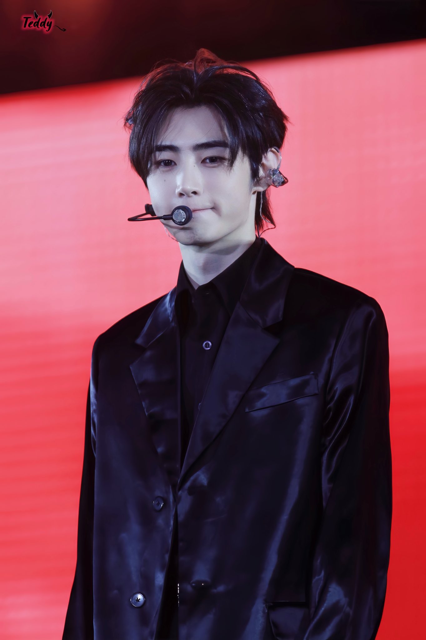 Latest photo of Sunghoon (ENHYPEN)