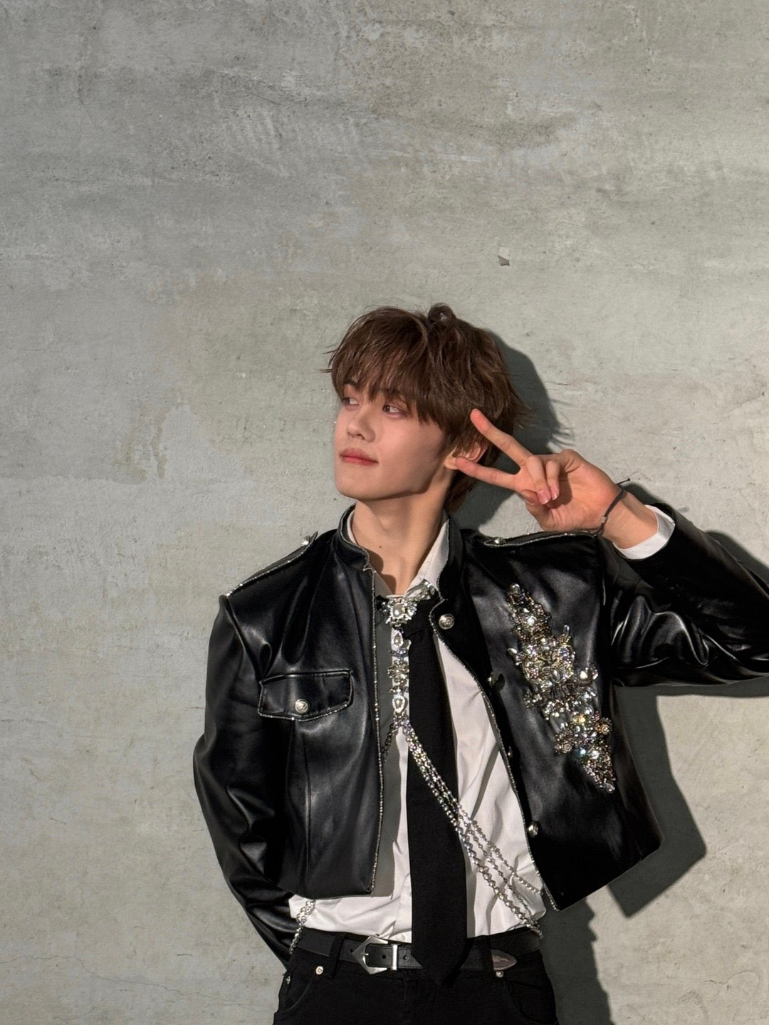 Recent activity shot of Kim Gyuvin (ZEROBASEONE)