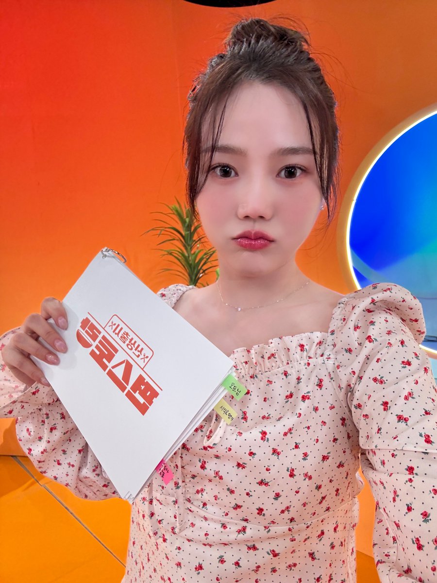 Behind-the-scenes cut of OH MY GIRL