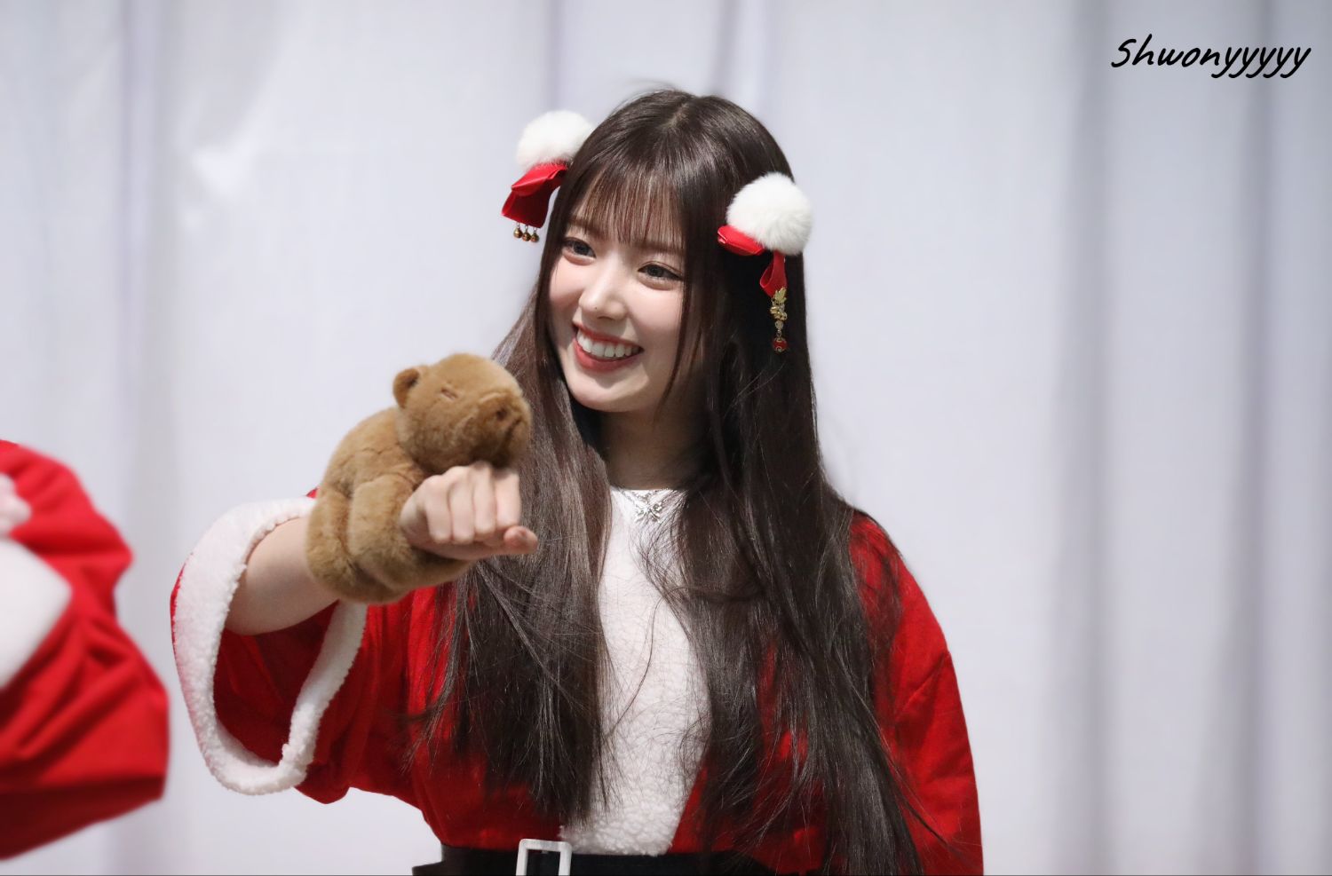 Behind-the-scenes cut of NMIXX