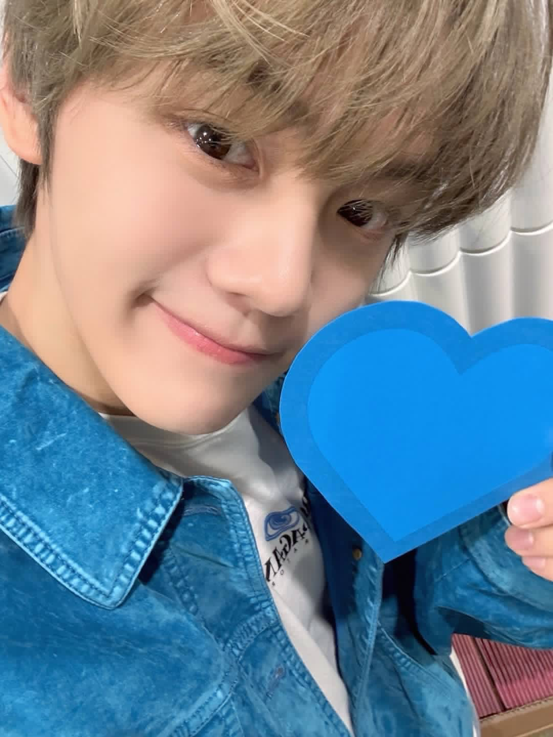 Latest photo of Kim Gyuvin (ZEROBASEONE)