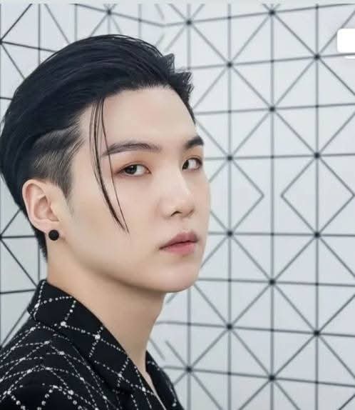 Latest photo of SUGA (BTS)