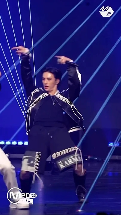 Today's most popular wallpaper in the Hyunjin (Stray Kids) community