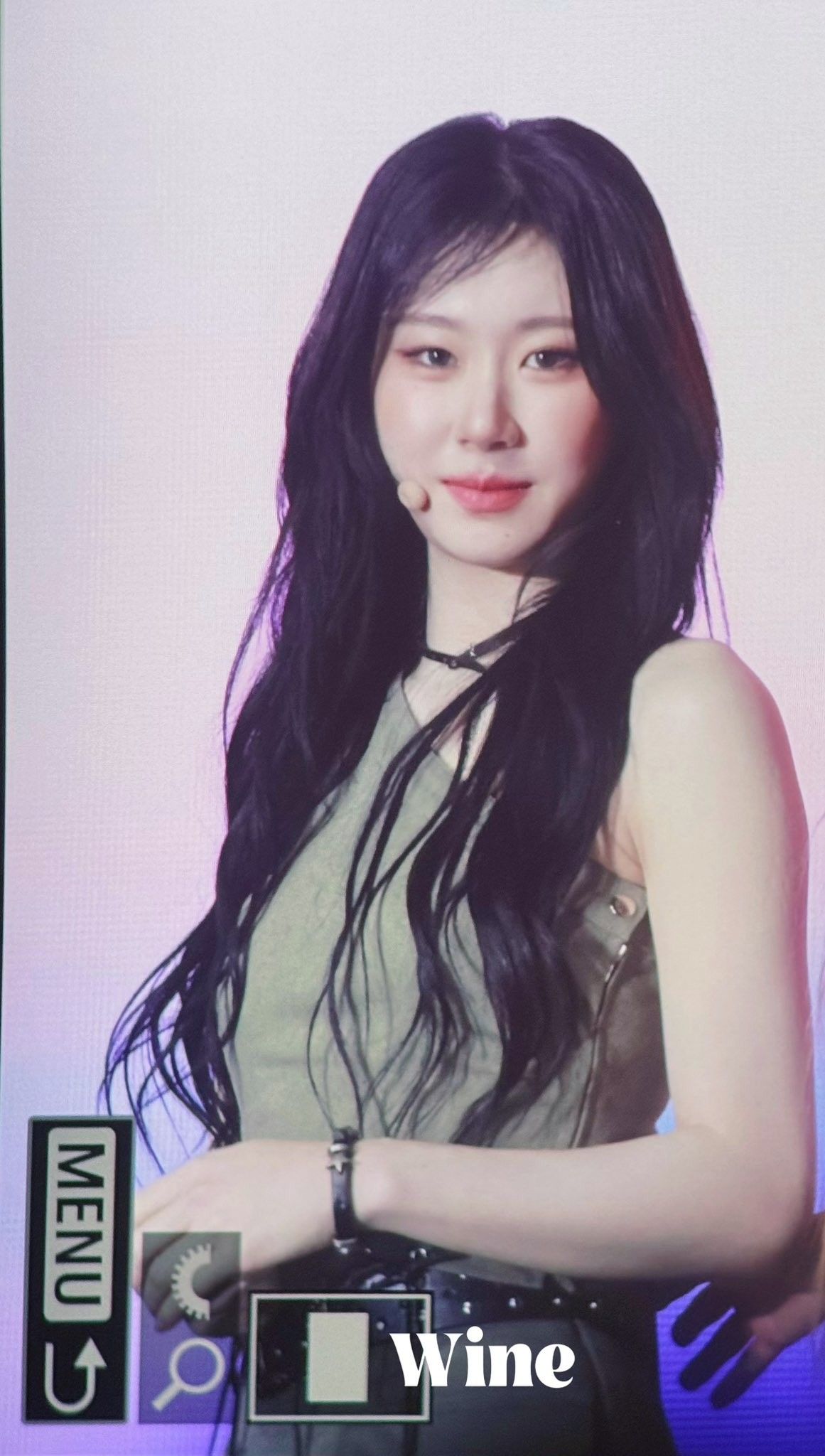 Behind-the-scenes cut of Chaeryeong (ITZY)