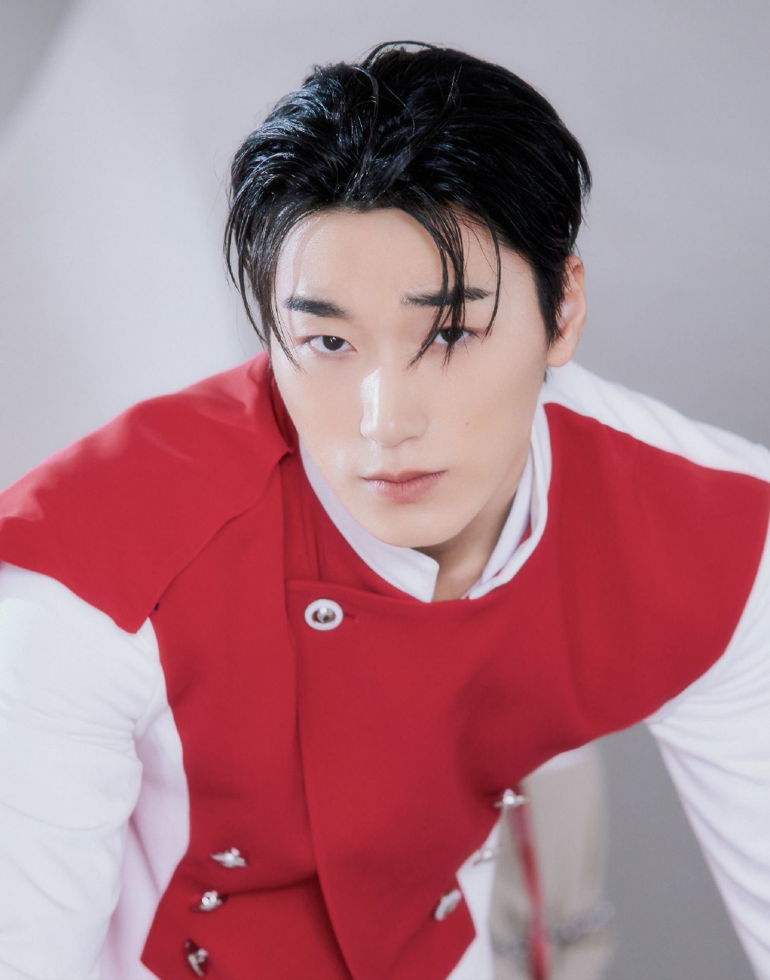 Behind-the-scenes cut of San (ATEEZ)