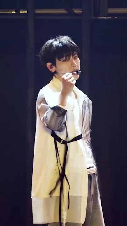A moment captured by SF9's fan