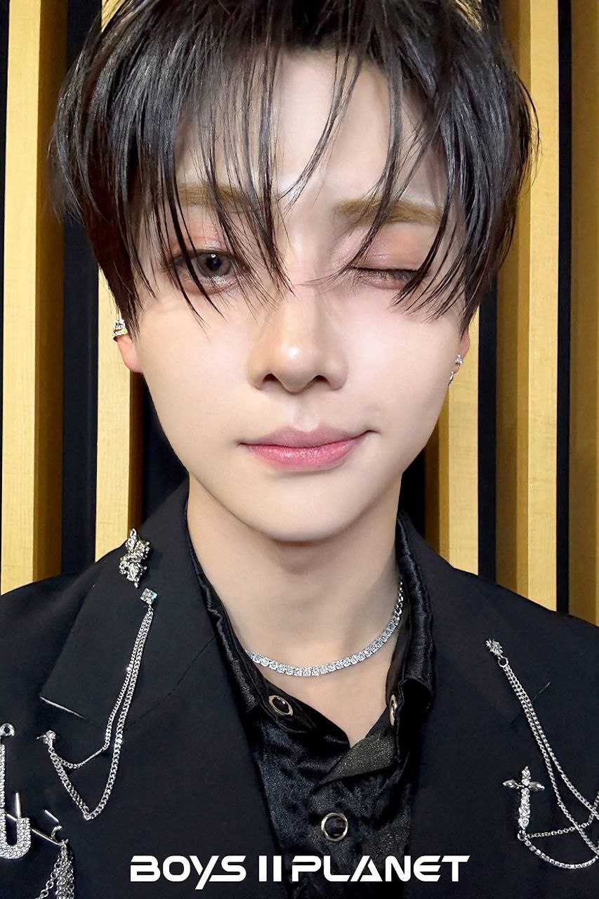Behind-the-scenes cut of Lee Sangwon