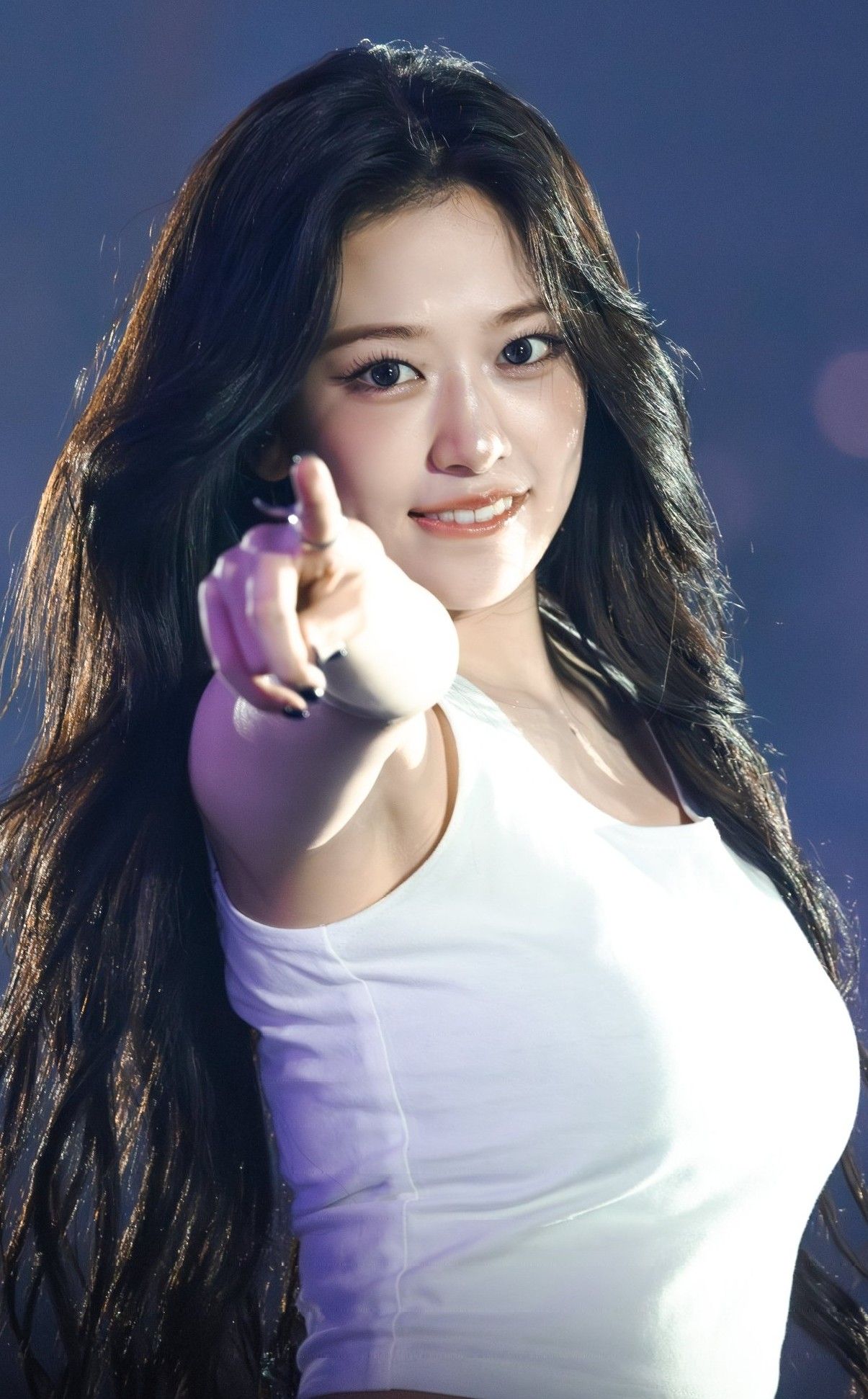 Recent activity shot of An Yujin (IVE)