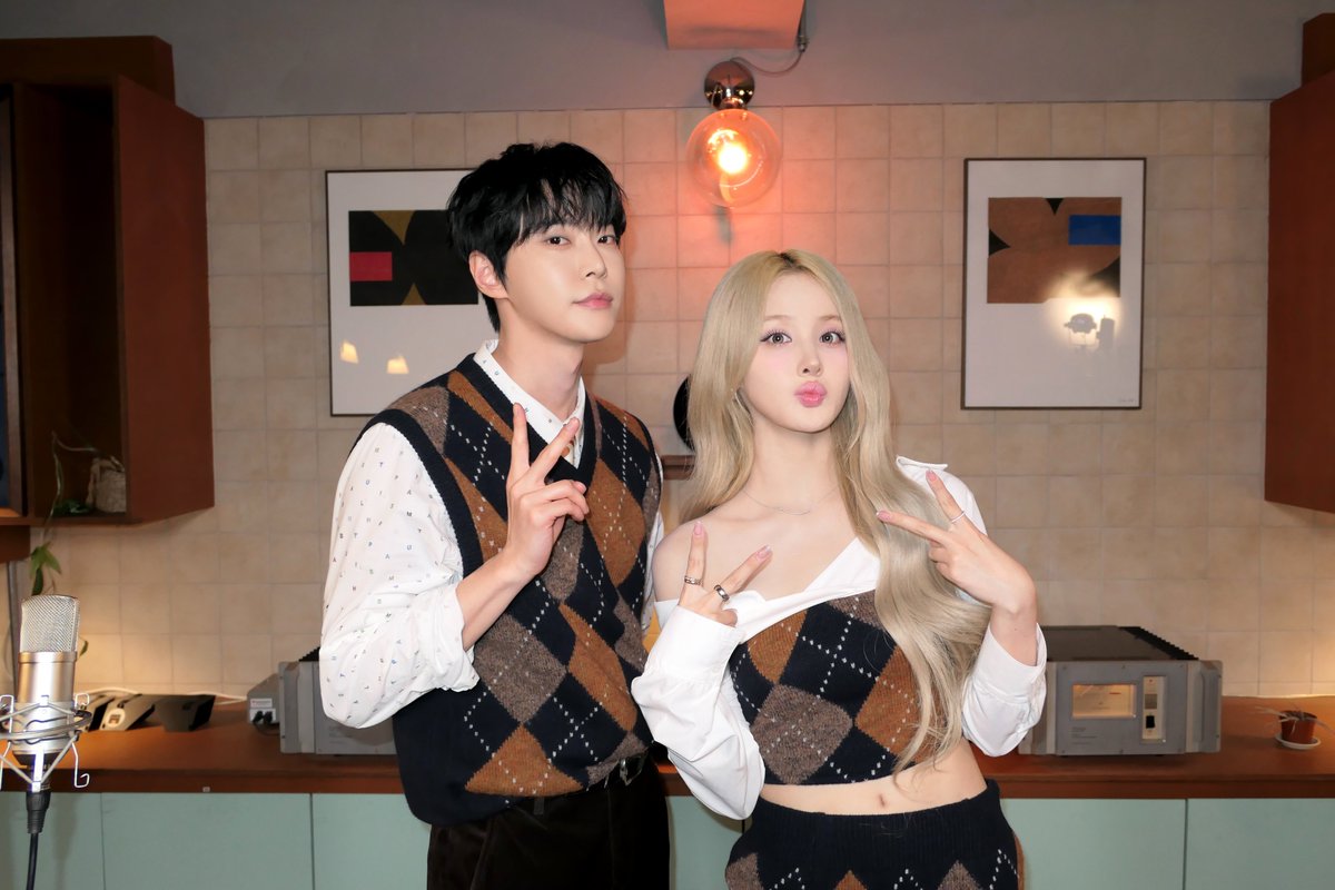 Latest photo of KISS OF LIFE