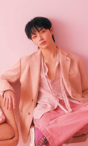 Recent activity shot of Nicholas (&TEAM)