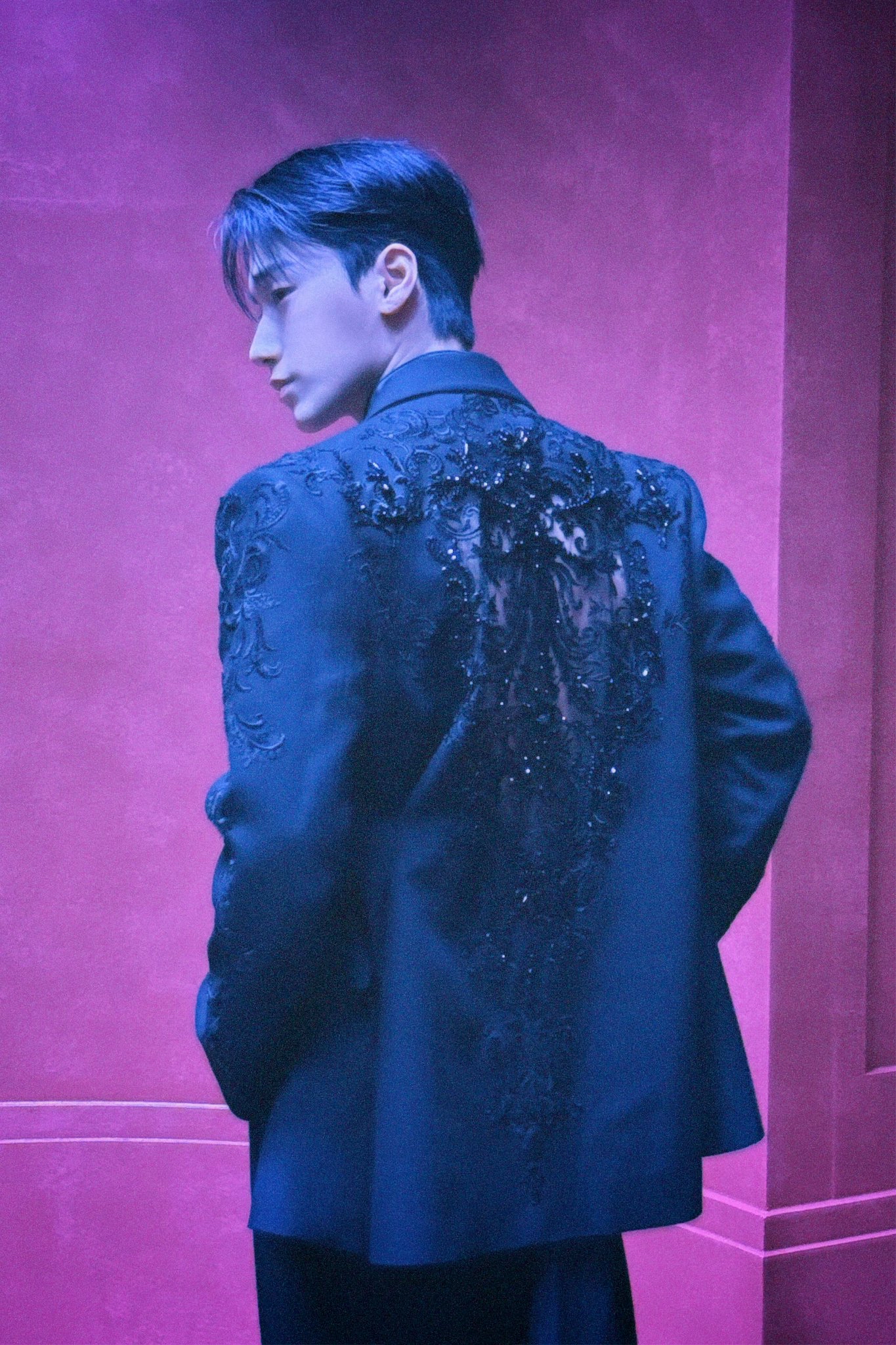 Behind-the-scenes cut of San (ATEEZ)