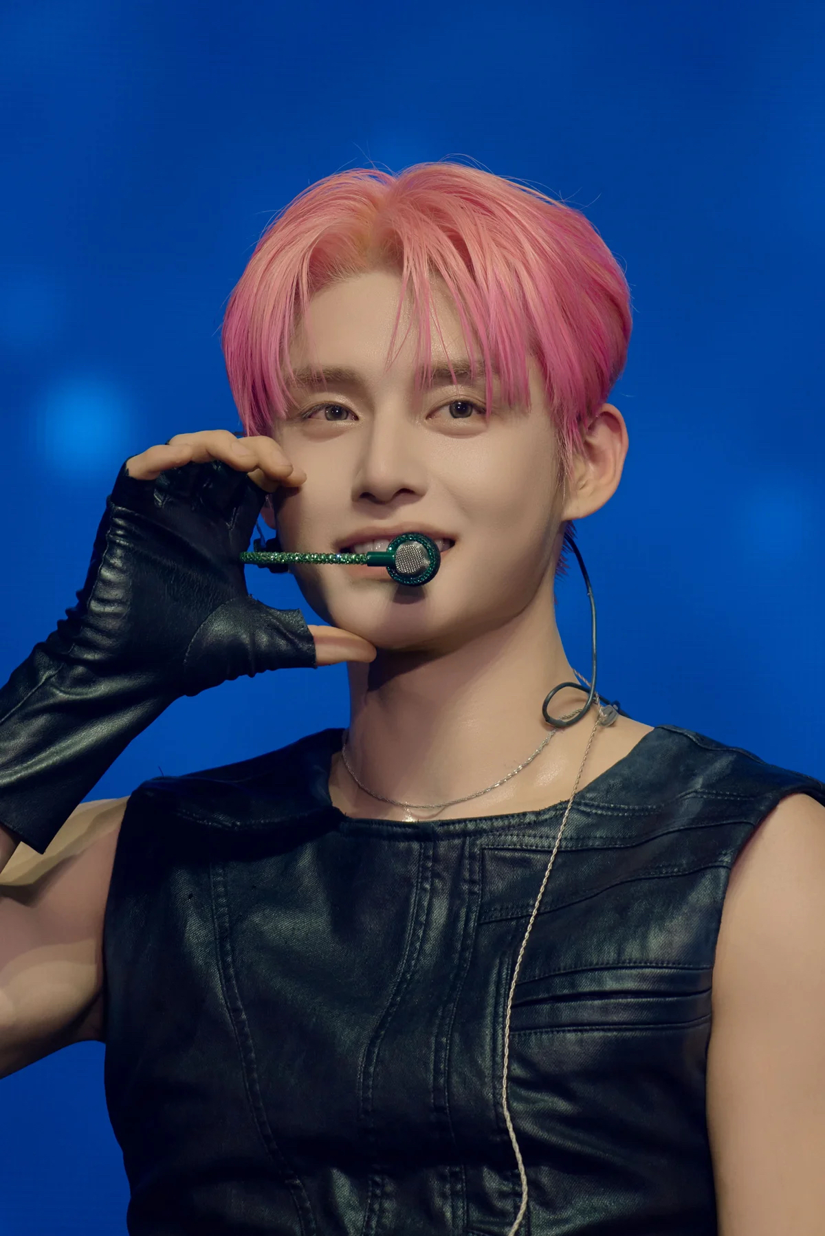 A moment captured by Kim Jiwoong (ZEROBASEONE)'s fan