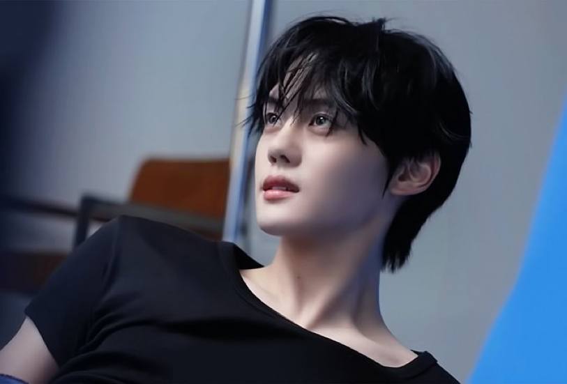 Behind-the-scenes cut of Kim Gyuvin (ZEROBASEONE)