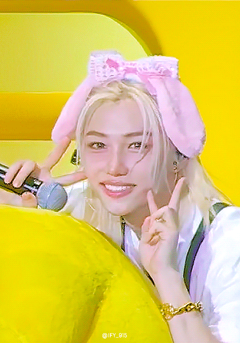 Latest photo of Felix (Stray Kids)