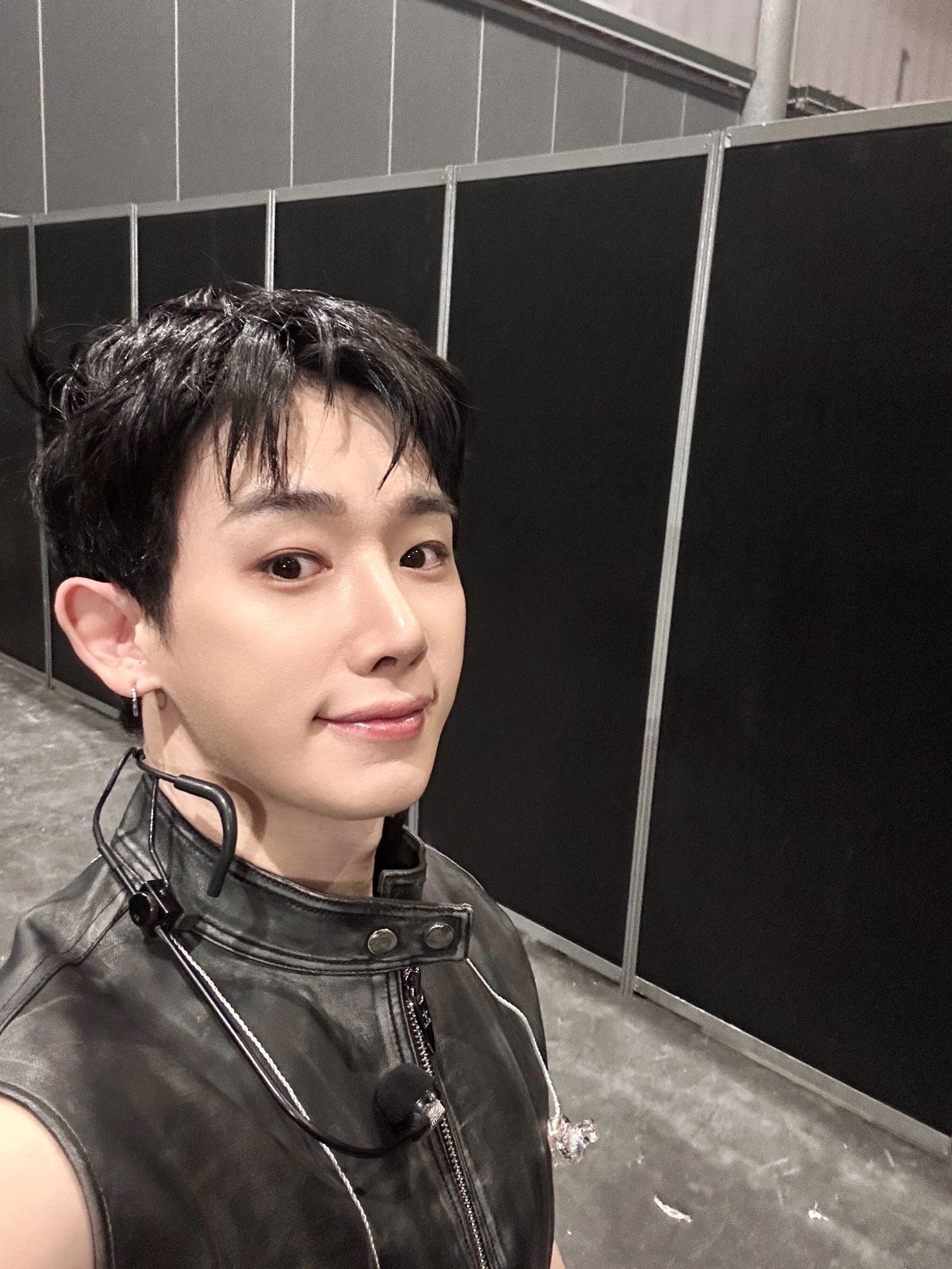 A moment captured by Wonho's fan